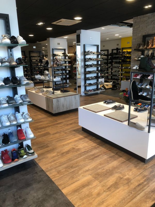 Jonker Schoenen te Coevorden voorzien van nieuwe vloer