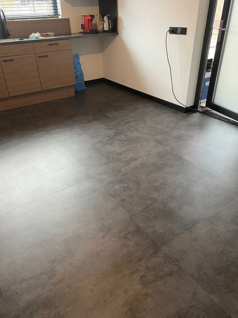 Woning in Barger Compascuum voorzien van prachtige visgraat pvc vloer