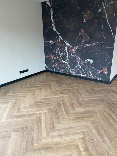 Woning in Barger Compascuum voorzien van prachtige visgraat pvc vloer