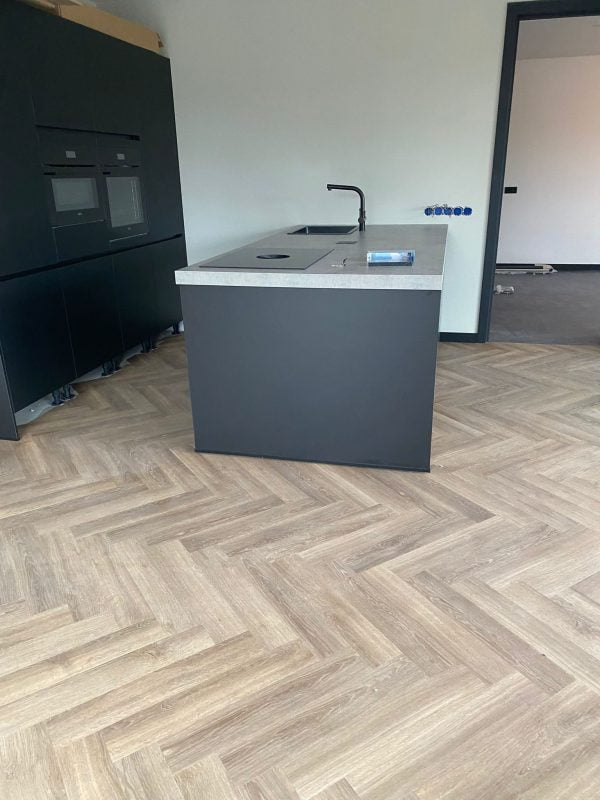 Woning in Barger Compascuum voorzien van prachtige visgraat pvc vloer