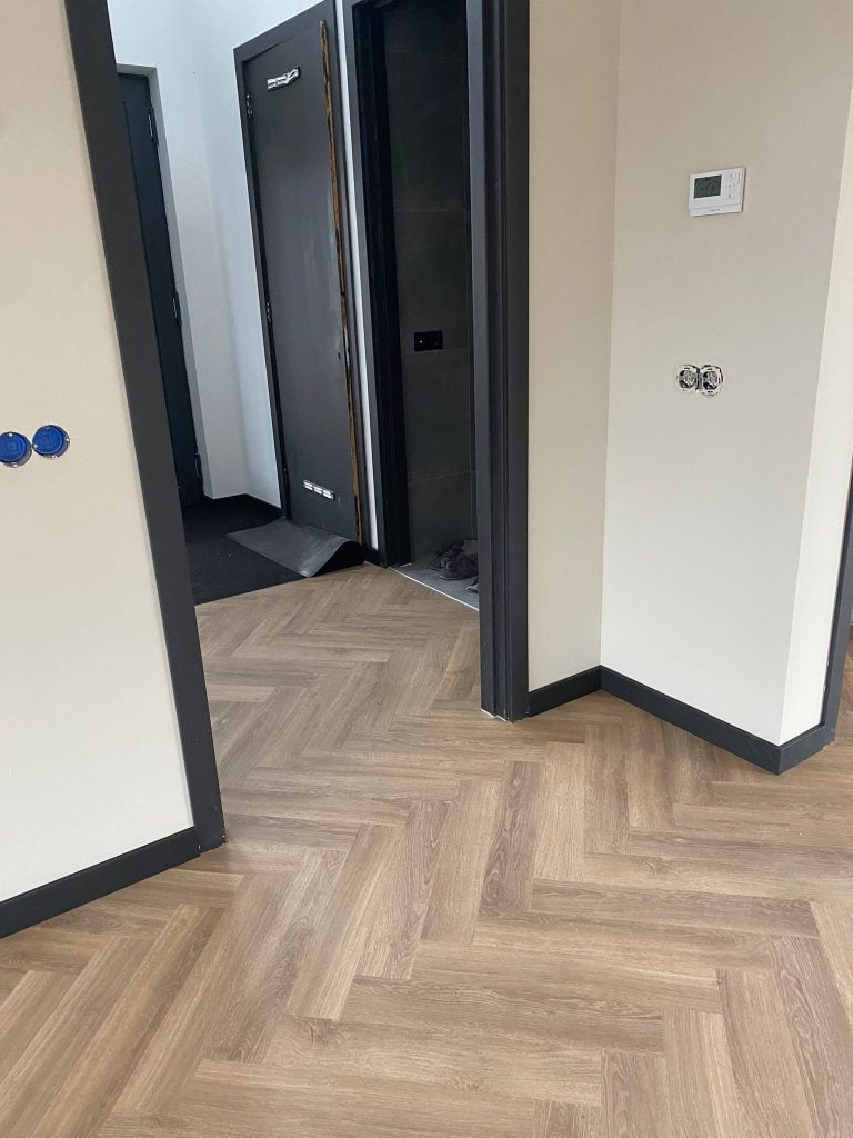 Woning in Barger Compascuum voorzien van prachtige visgraat pvc vloer
