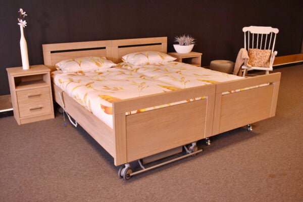 Zorgbed Elbacare Excellent (2 persoons)