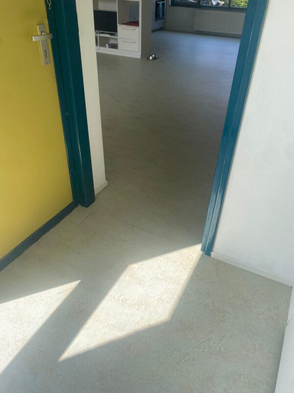 30 jaar oude marmoleum vloer vervangen door ?........................... juist, weer marmoleum