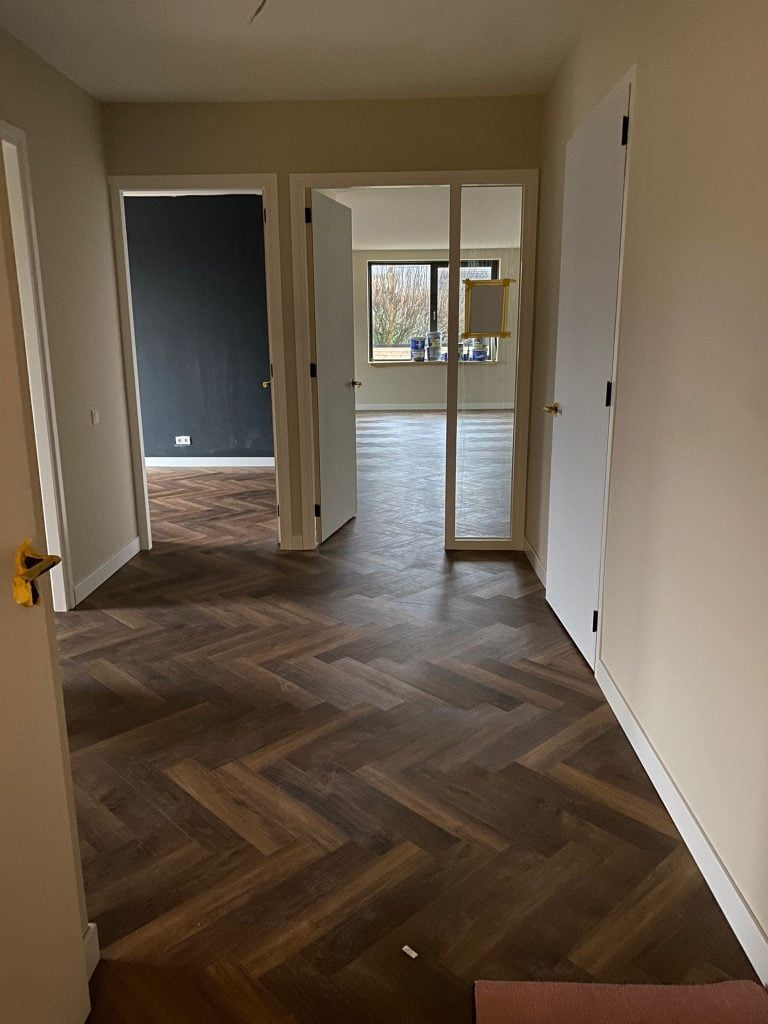 PVC mflor visgraat gelegd te Nieuw Amsterdam