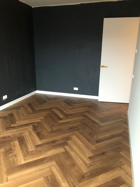 PVC mflor visgraat gelegd te Nieuw Amsterdam