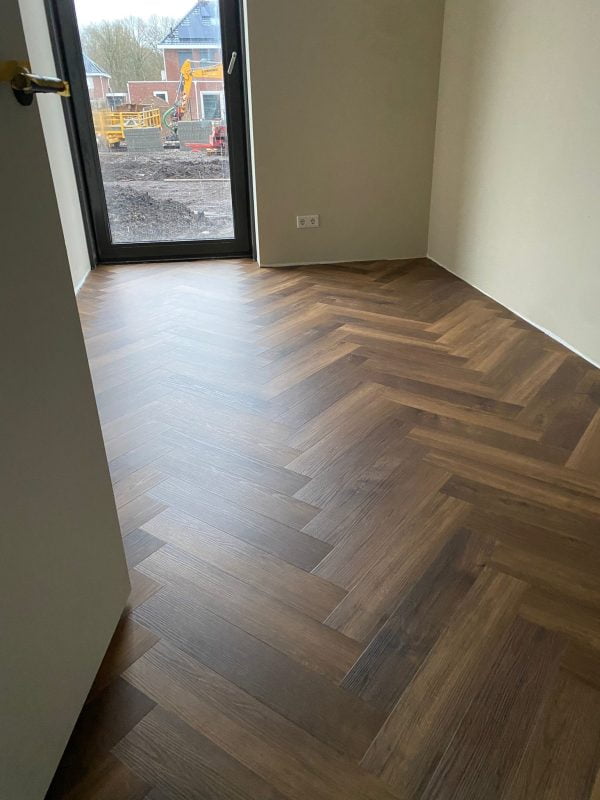 PVC mflor visgraat gelegd te Nieuw Amsterdam