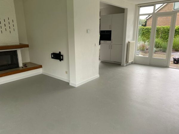 Marmoleum Concrete 3724 gelegd in Oosterhesselen