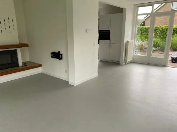 Marmoleum Concrete 3724 gelegd in Oosterhesselen