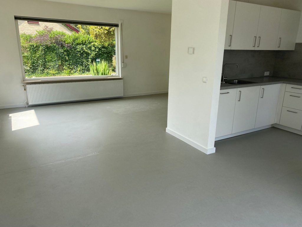 Marmoleum Concrete 3724 gelegd in Oosterhesselen