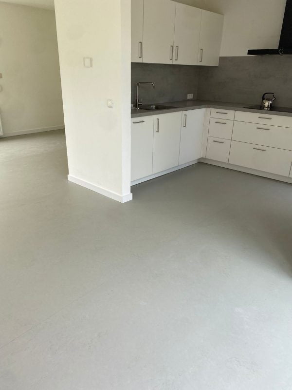 Marmoleum Concrete 3724 gelegd in Oosterhesselen