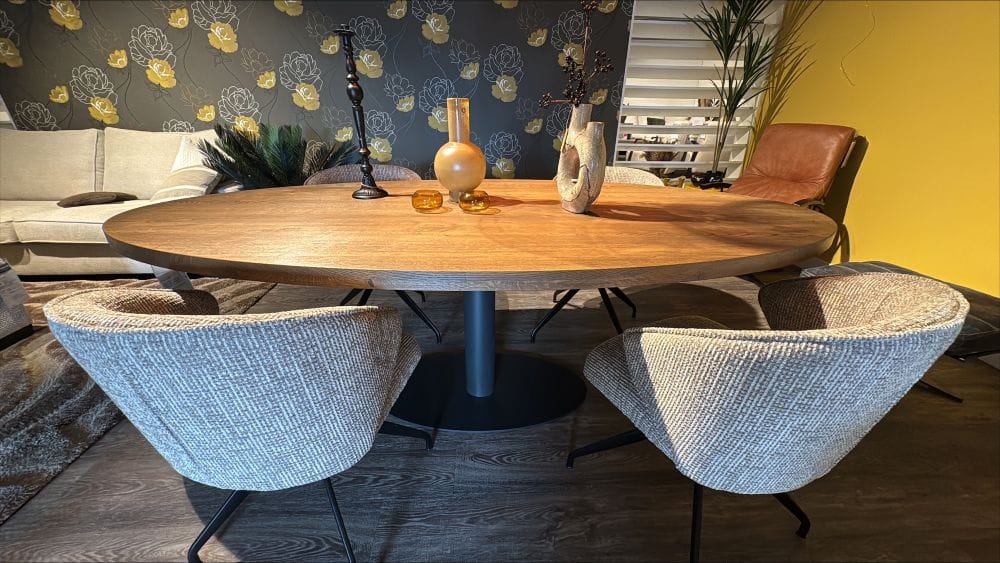 Eettafel 'Olivia' ovaal